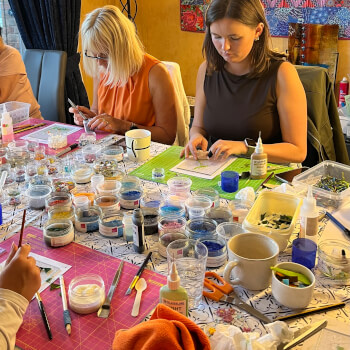 Choose your design in collaboration and guidance with the teachers using the exciting choice of glass available